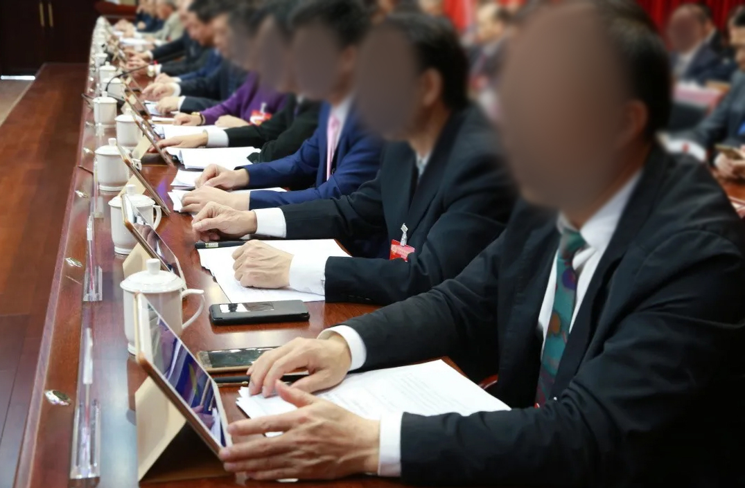 小兵过河|无纸化会议系统，争当绿色环保办公理念践行者！